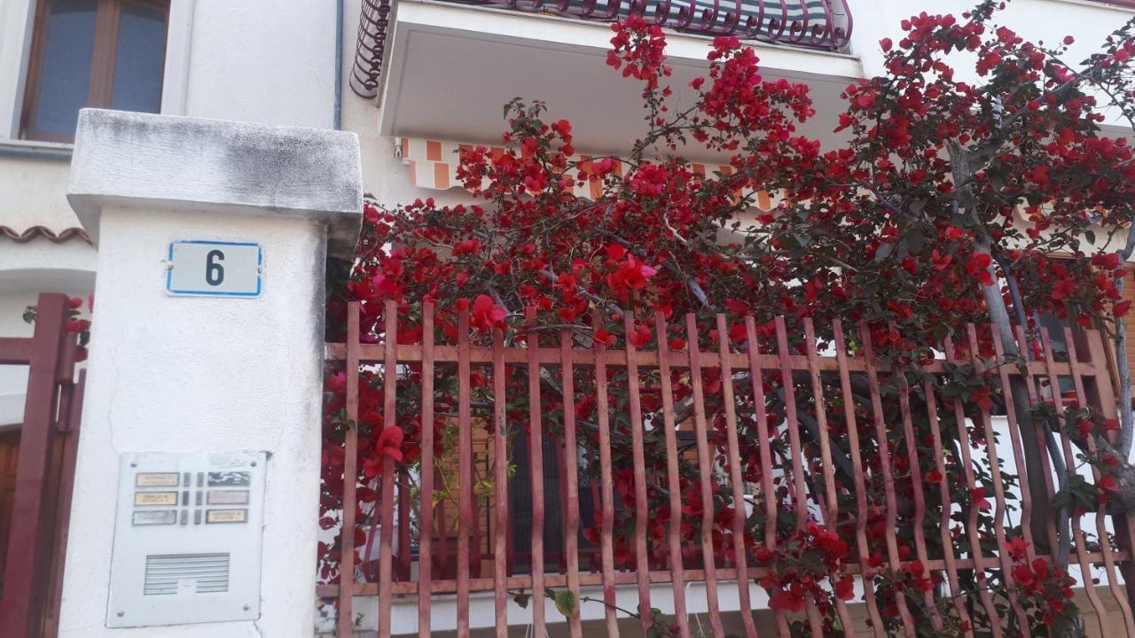 La Vie En Rose Mattinata Apartman Kültér fotó