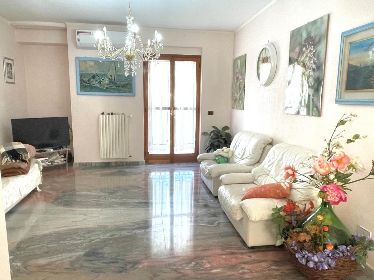La Vie En Rose Mattinata Apartman Kültér fotó
