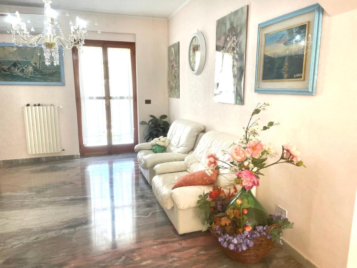 La Vie En Rose Mattinata Apartman Kültér fotó