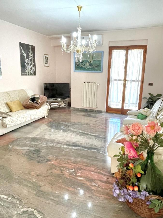 La Vie En Rose Mattinata Apartman Kültér fotó