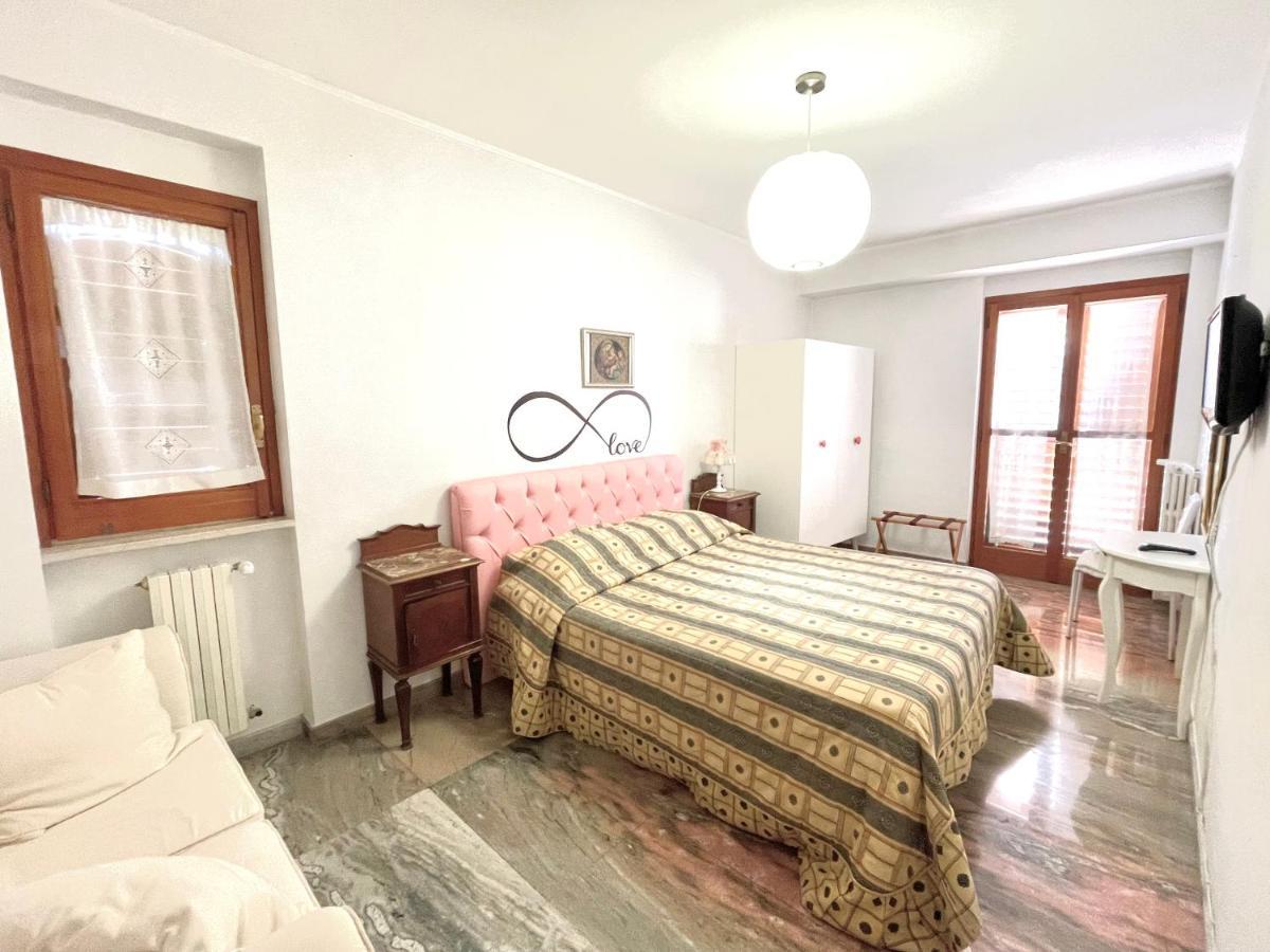 La Vie En Rose Mattinata Apartman Kültér fotó